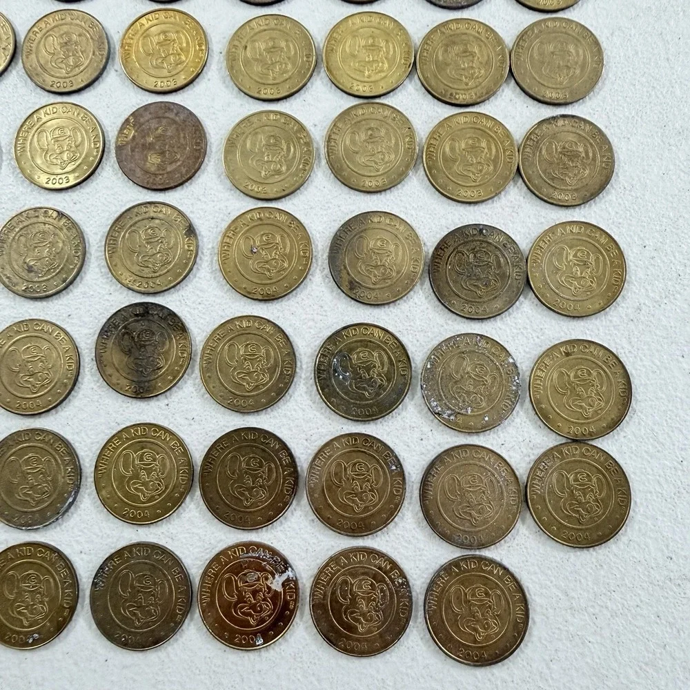 159 VINTAGE CHUCK E CHEESE TOKENS LOT 1980S-1990S‎ ARCADE TOKEN COLLECTION